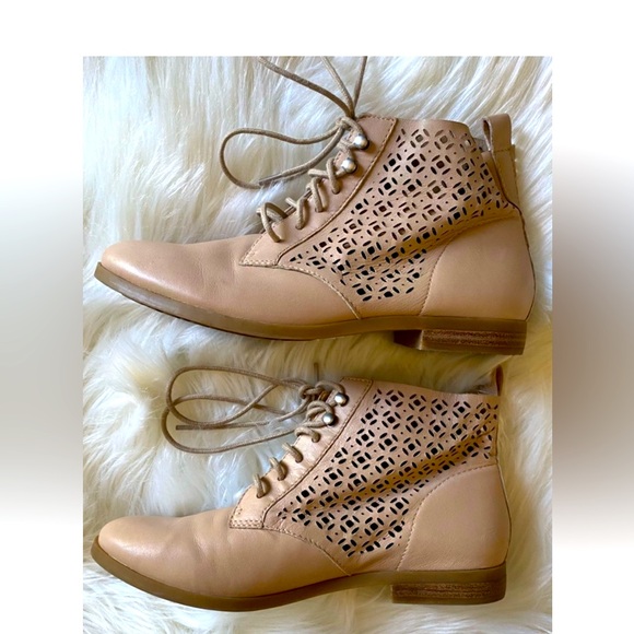 Lucky brand pale pink booties - Picture 1 of 2